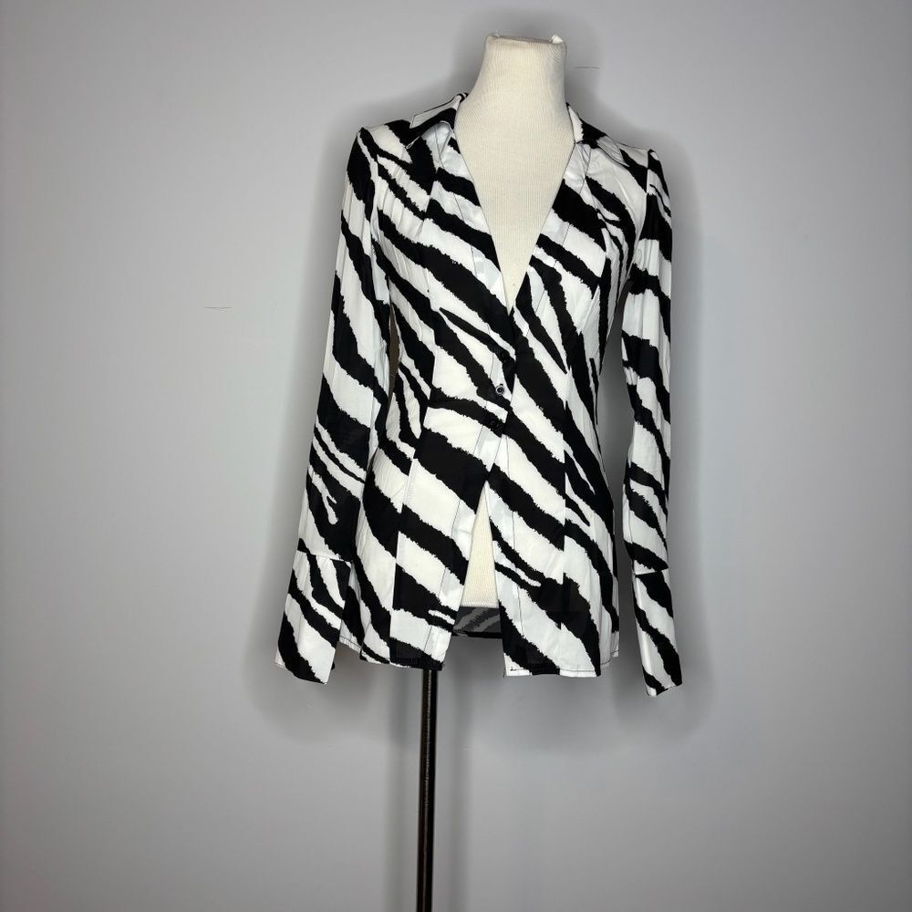 Pretty Little Thing- Black & White Zebra Stripe Button Down Top - Picture 7 of 8
